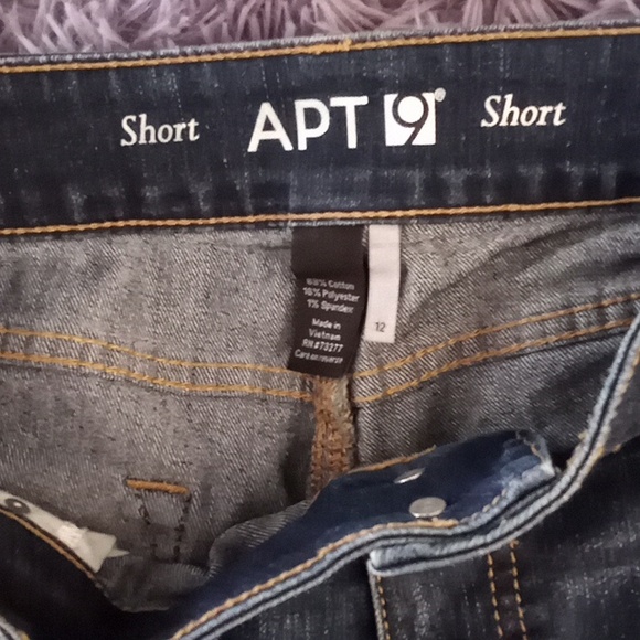 Apt. 9,size 12 Jean shorts NWOT - Picture 3 of 3